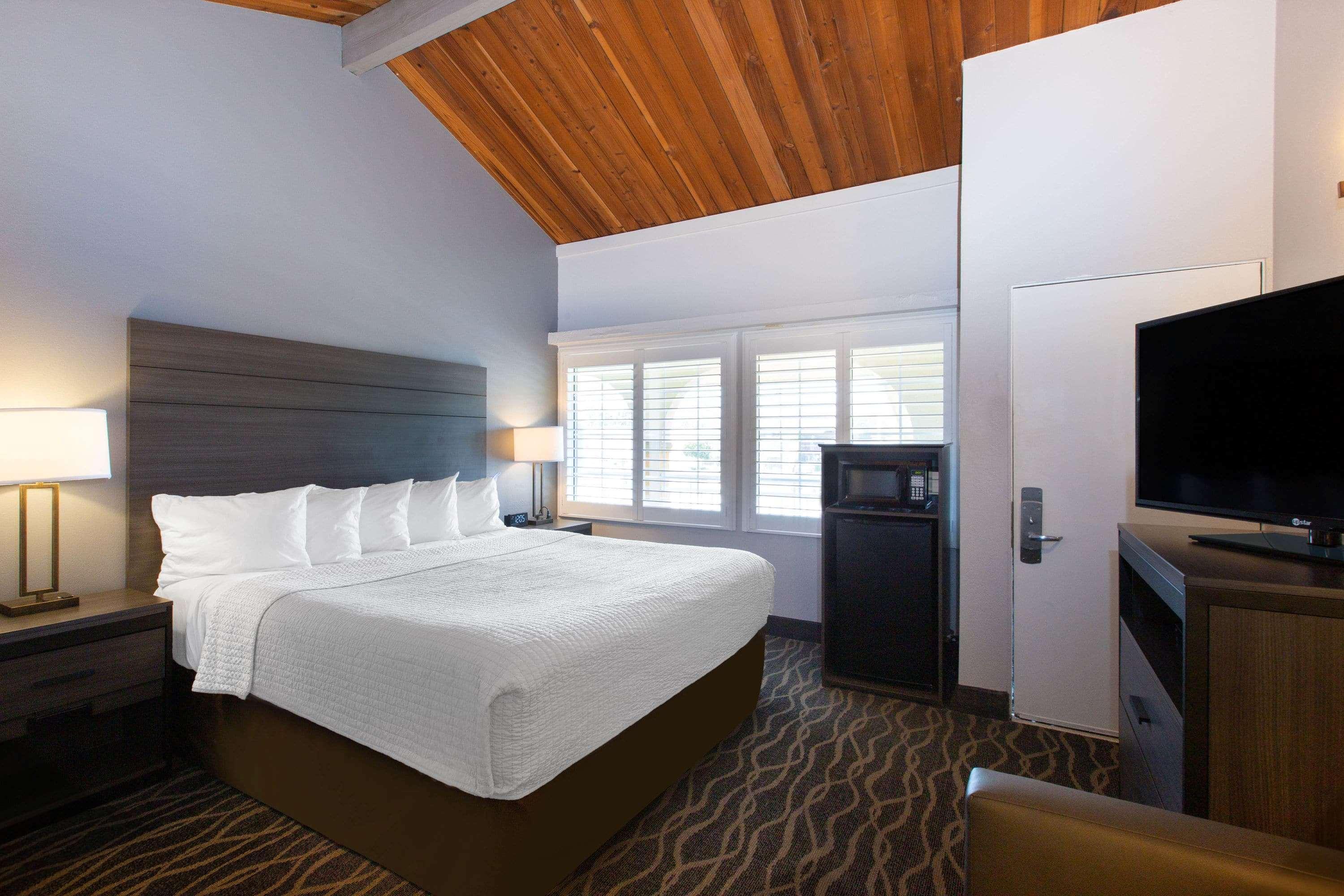 Motel Days By Wyndham Ukiah
