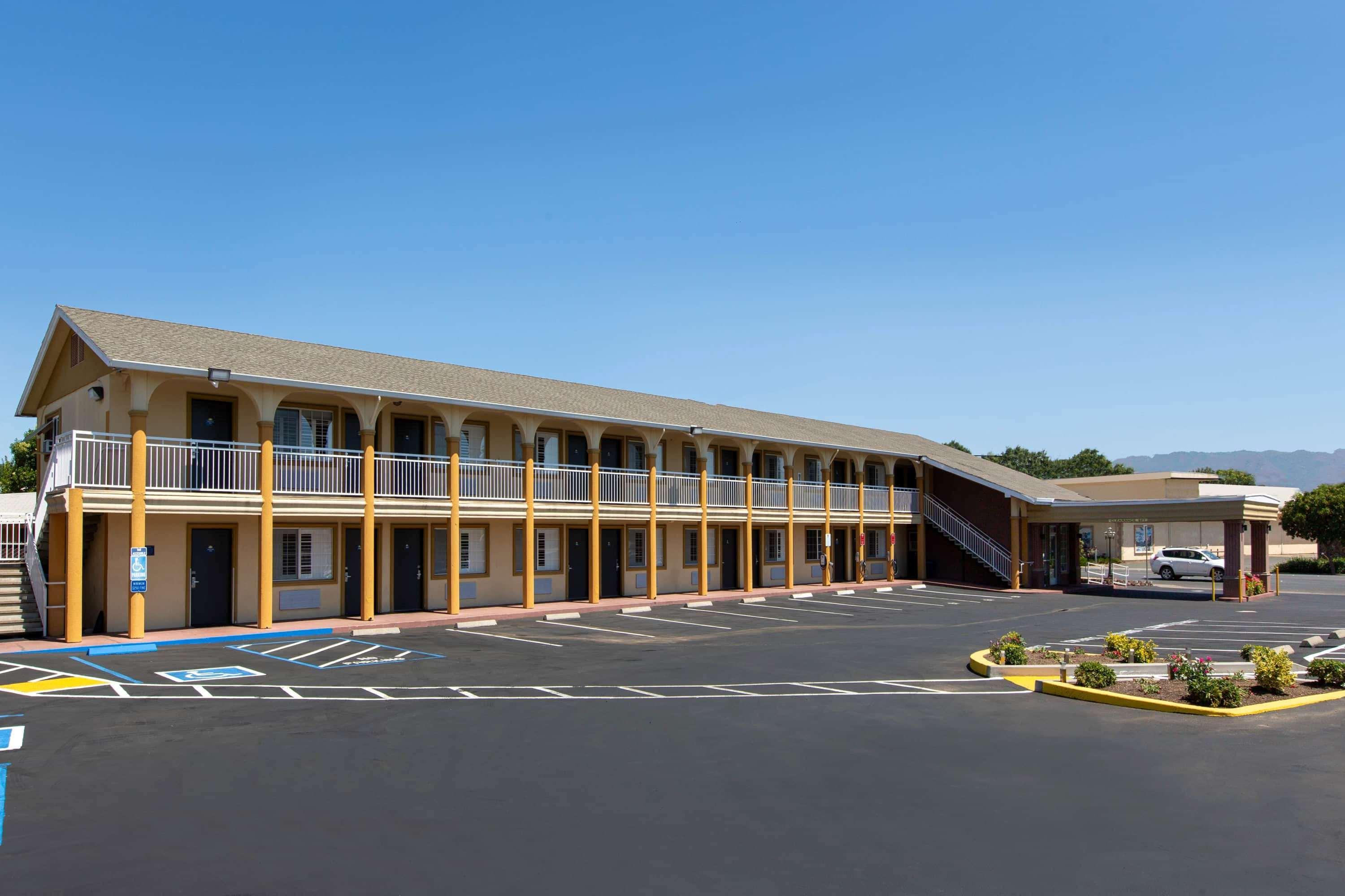 Days By Wyndham Motel