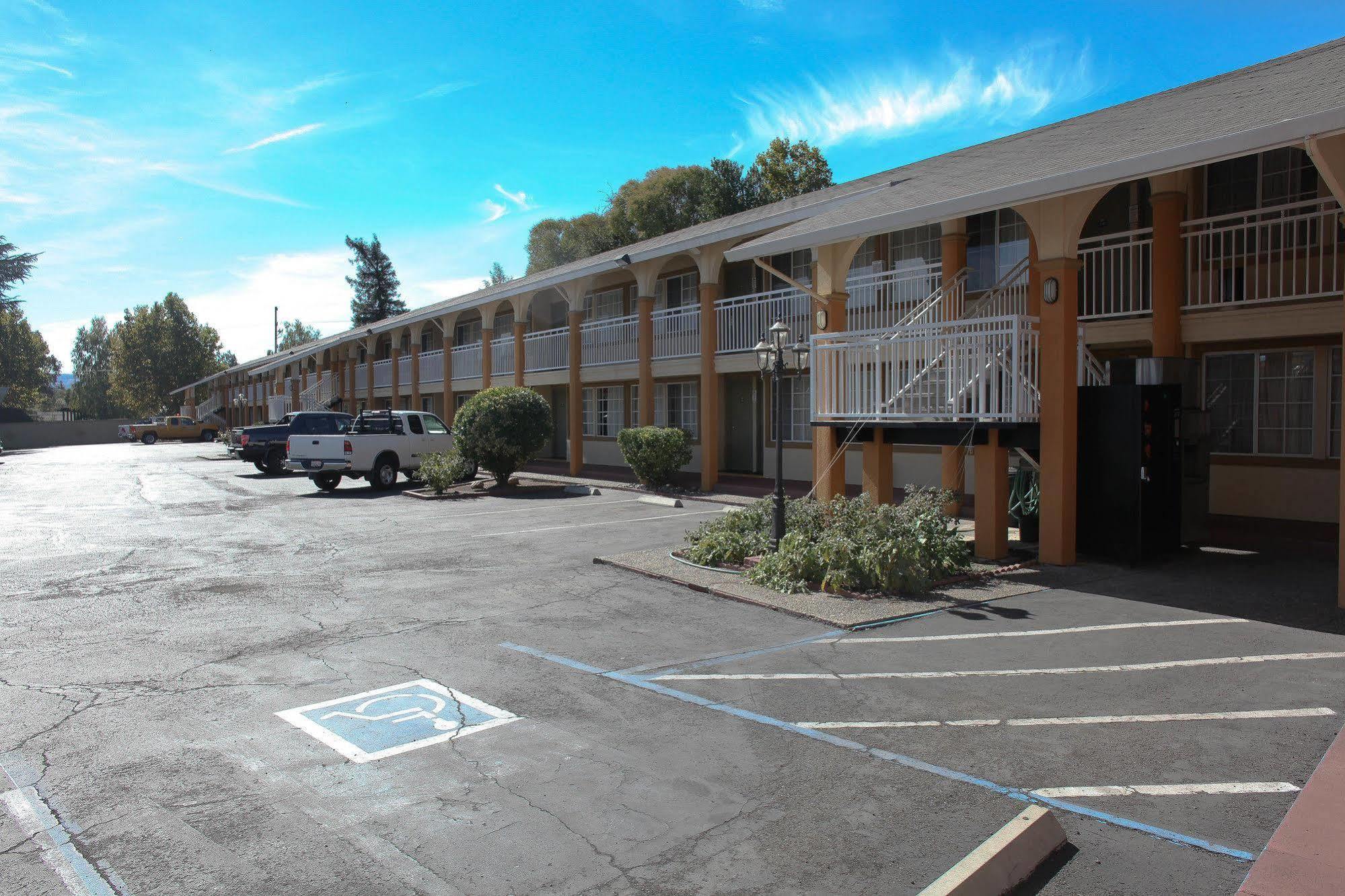 Days By Wyndham Motel Ukiah