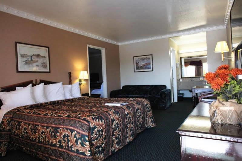 Days By Wyndham Motel Ukiah